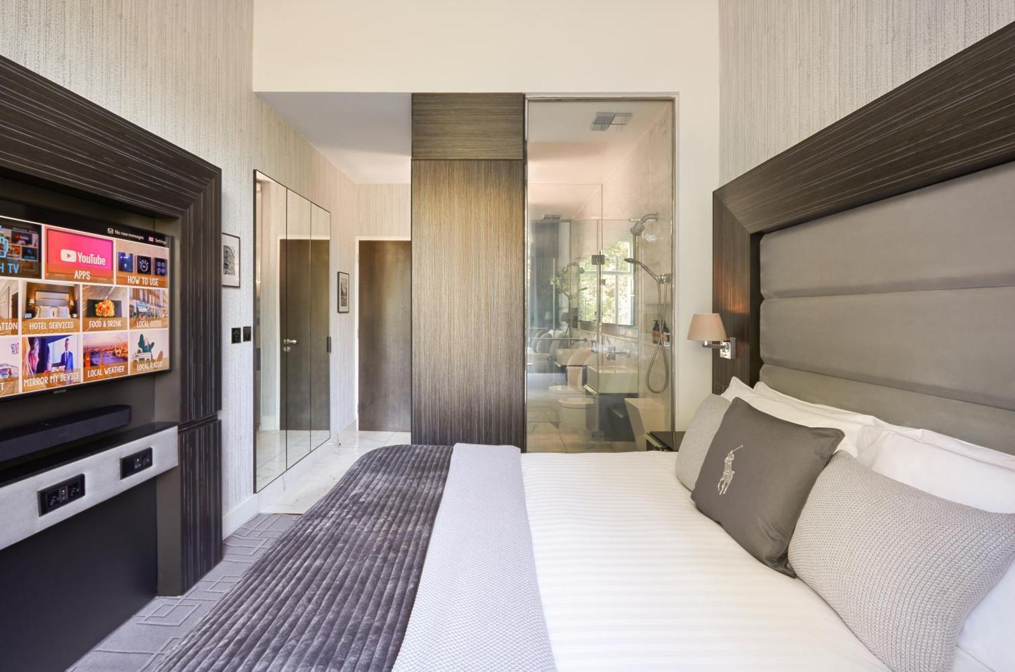 Standard King Room